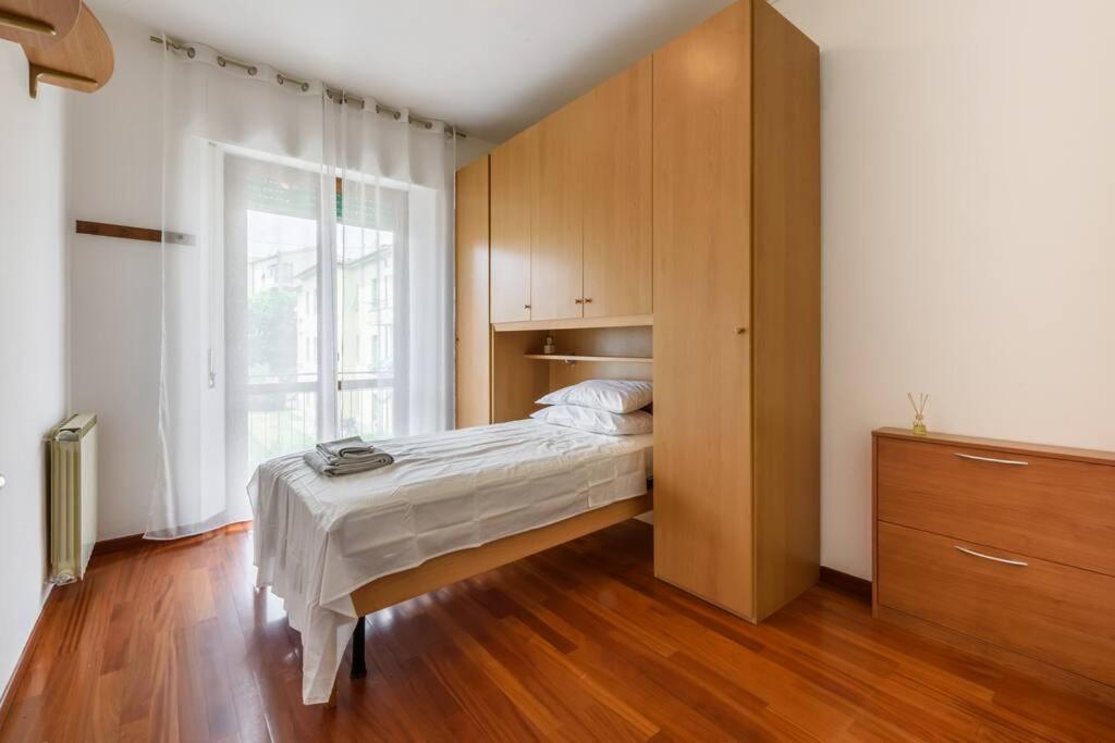 Parking & Wifi City Walls Apartment بستويا المظهر الخارجي الصورة